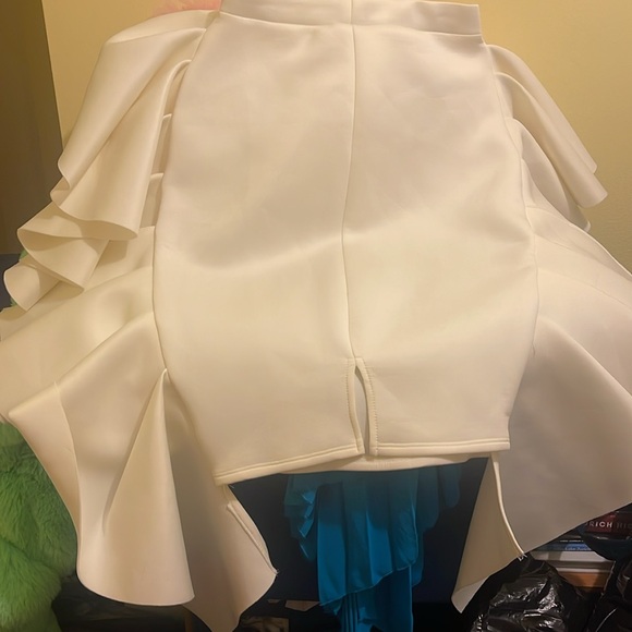 Akira 2018 White Ivory Puffy Art Peplum Ruffle Scuba Skirt Size Medium - Picture 6 of 6